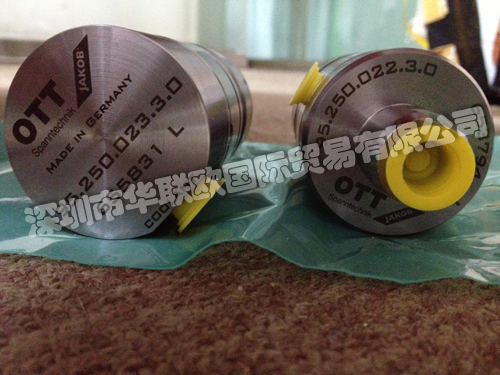 OTT-JAKOB夾具中自動(dòng)夾具可分為SK、HKS、PSC等幾個(gè)系列。在經(jīng)過(guò)標(biāo)準(zhǔn)化后，HSK已成為機(jī)床技術(shù)領(lǐng)域的標(biāo)準(zhǔn)接口。隨著表面和錐銷(xiāo)設(shè)備的相互匹配，HSK夾持系統(tǒng)可為高精度加工效果提供理想前提，并確保微米范圍內(nèi)的持續(xù)一致性。相比于SK，HSK的結(jié)構(gòu)更短、更輕，由此可以更為快速地進(jìn)行換刀，并可實(shí)現(xiàn)更高的轉(zhuǎn)速。得益于高度的拉力、出色的剛性和最佳扭矩傳遞，HSK同樣適用于中型切削加工。深圳市華聯(lián)歐國(guó)際貿(mào)易有限公司專業(yè)代理進(jìn)口OTT-JAKOB夾具全系列產(chǎn)品，公司于2015年成立德國(guó)分公司，原廠采購(gòu)，價(jià)格上更有優(yōu)勢(shì)。我們致力于以超低的價(jià)格為國(guó)內(nèi)客戶引進(jìn)國(guó)外先進(jìn)的自動(dòng)化備件，公司成立以來(lái)不斷的發(fā)展壯大，已成立德國(guó)公司及香港公司，為客戶提供進(jìn)口備件的一站式體驗(yàn)服務(wù)，報(bào)價(jià)快，價(jià)格好，貨期短，所有產(chǎn)品保證原裝正品，假一賠十!我們只做原裝進(jìn)口產(chǎn)品，我們的目標(biāo)是要成為客戶唯一信任的企業(yè)。歡迎新老客戶詢價(jià)咨詢。