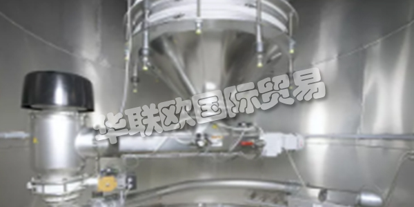 AZO集團(tuán)在自動(dòng)化原材料處理方面，是世界上經(jīng)驗(yàn)最豐富的公司之一。他們擁有1000多名員工，他們對(duì)自己的工作充滿(mǎn)熱情，并利用他們豐富的知識(shí)和豐富的工廠工程和建筑經(jīng)驗(yàn)積累了70多年的經(jīng)驗(yàn)，為您開(kāi)發(fā)高效，可持續(xù)的解決方案。創(chuàng)造性和修補(bǔ)欲望是他們DNA的一部分。從旋風(fēng)篩分機(jī)的開(kāi)發(fā)開(kāi)始，散裝物料處理的眾多創(chuàng)新可歸功于他們。對(duì)有遠(yuǎn)見(jiàn)的技術(shù)的好奇心和開(kāi)放性帶來(lái)了具有長(zhǎng)期前景的解決方案。