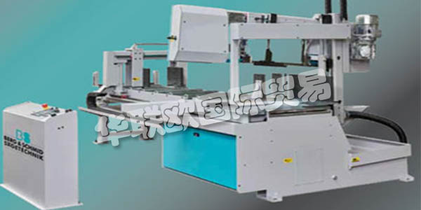 BERG&SCHMID的名字背后是一家由業(yè)主管理的公司，總部位于巴登 - 符騰堡州的雷塞克。Berg&Schmid成立于Wirtschaftswunder的早期，由Schmid家族經(jīng)營了幾代人。