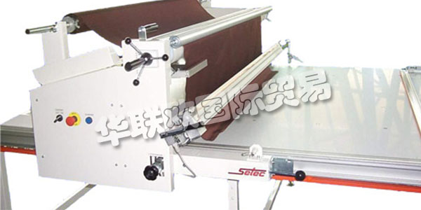 德國(guó)SETEC公司的主要產(chǎn)品：SETEC切割機(jī),SETEC拉布機(jī)，自動(dòng)存儲(chǔ)系統(tǒng)，給料機(jī)，傳送帶等。